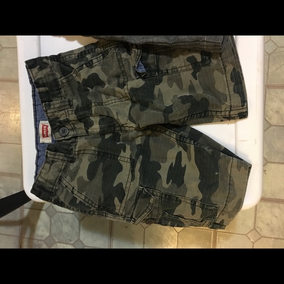 GAP/LEVIS BOYS SHORTS - Picture 2 of 8